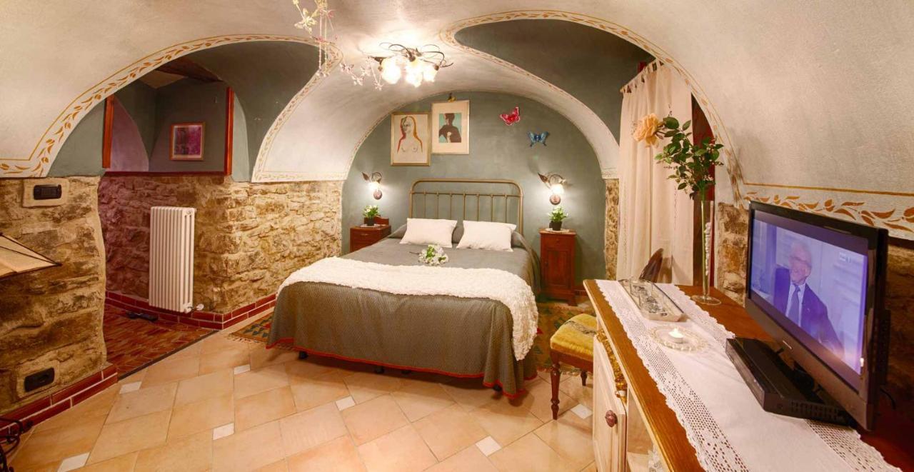 MuntaeCara Hotel Diffuso Apricale Exterior foto