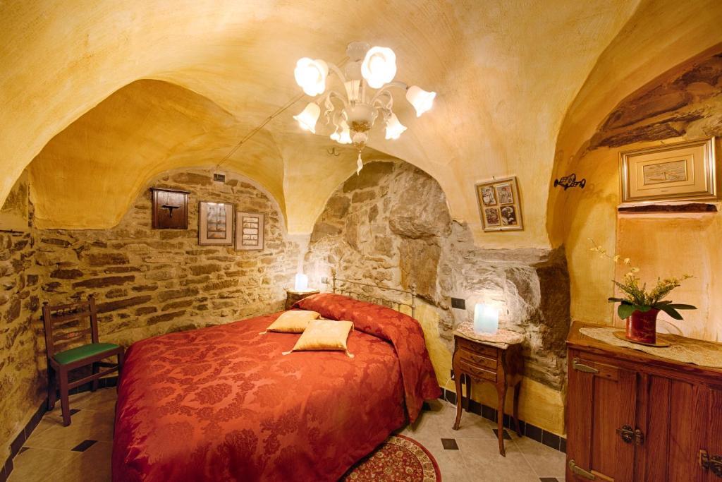 MuntaeCara Hotel Diffuso Apricale Habitación foto