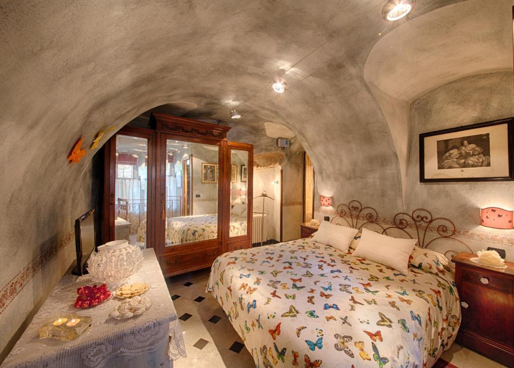 MuntaeCara Hotel Diffuso Apricale Habitación foto